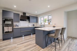 Kitchen/Diner- click for photo gallery